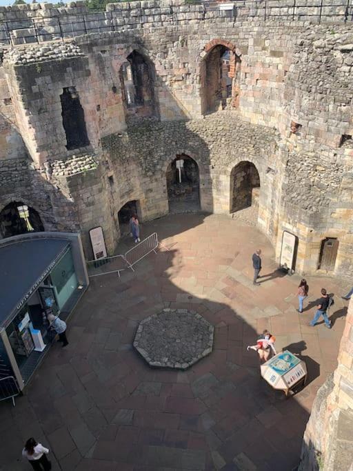 Betty'S Minster View - 6 Twins Or 3 Superkings -Central With Free Parking York Eksteriør bilde