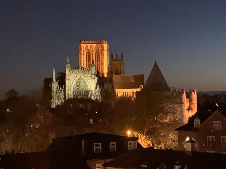 Betty'S Minster View - 6 Twins Or 3 Superkings -Central With Free Parking York Eksteriør bilde